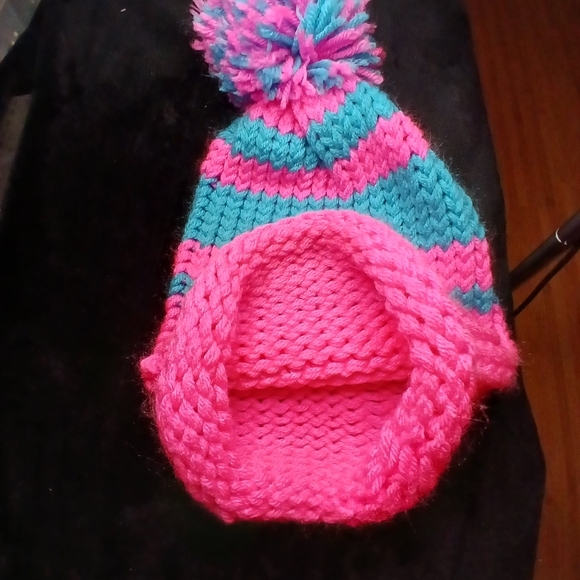 5$ NWOT Handmade Crochet Pink Blue Knit Pom-Pom Beanie ski winter Large Outdoors - Picture 2 of 4
